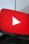 Google expande medidas para proteger adolescentes no youtube