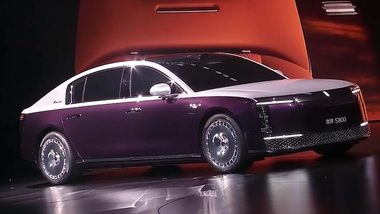 Novo carro elétrico da Huawei supera expectativas em apenas 48 horas