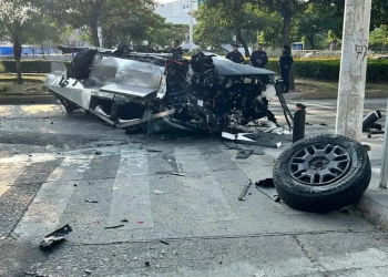 Tesla cybertruck acidente (4)