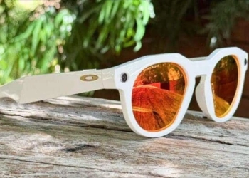 Meta oakley smart glasses