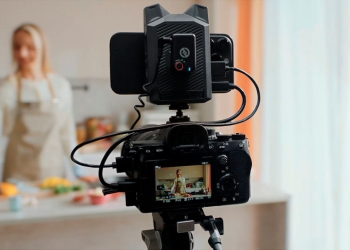 Hollyland vcore transforma o telemóvel num monitor de câmara 4k