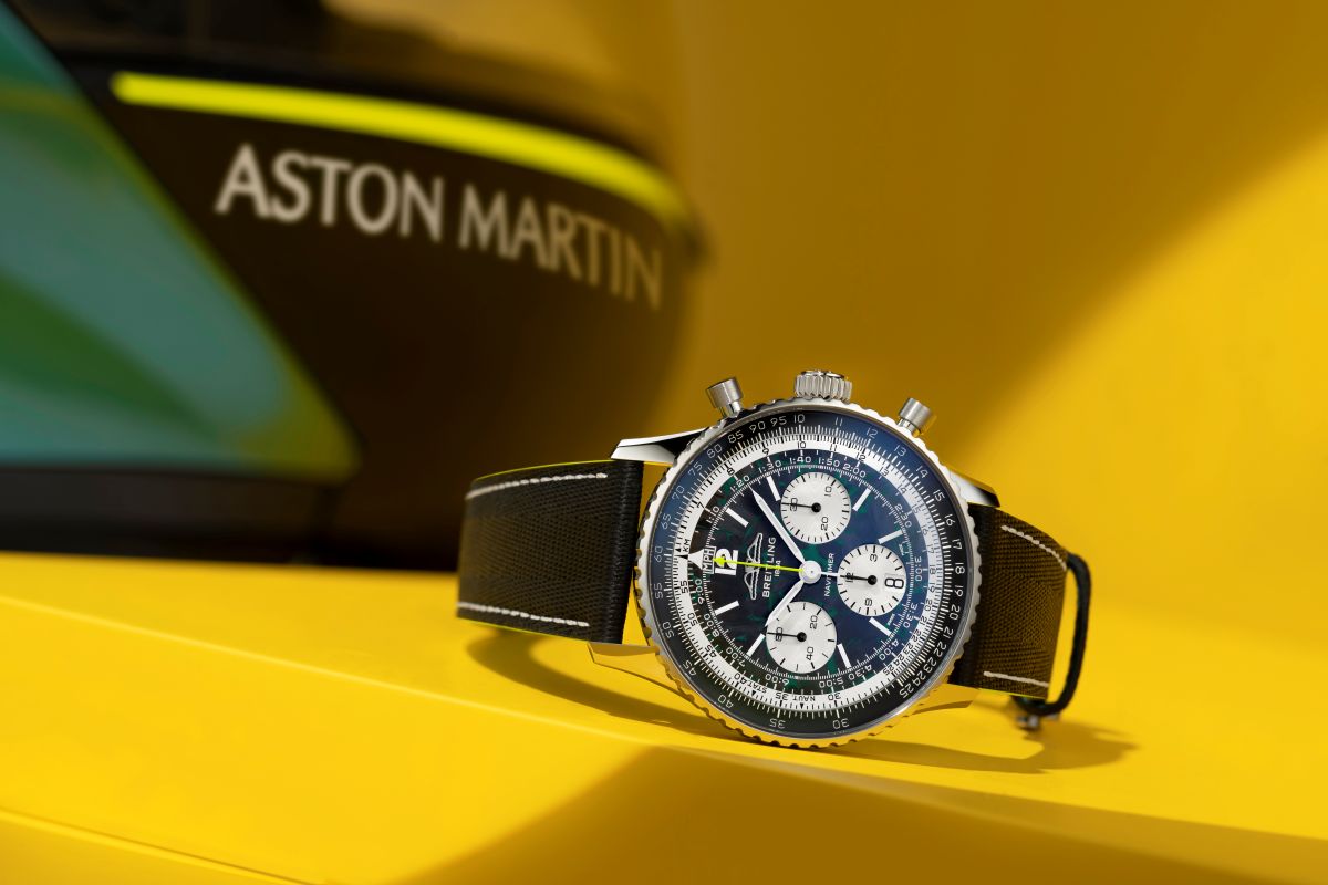 Breitling navitimer b01 chronograph 43 aston martin aramco formula one team aston martin, aston martin aramco formula one team, breitling, navitimer b01 chronograph 43 aston martin aramco formula one team, relógio oficial