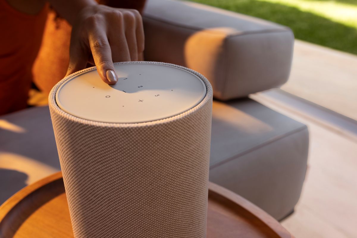 Denon home 200 white lifestyle 7 colunas sem fios multiroom, denon, denon home 200, denon home 400, denon home 600