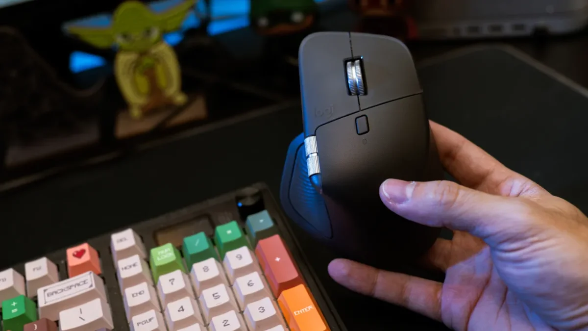 Logitech MX Master 4 2 TecheNet Logitech mx master 4 (2)