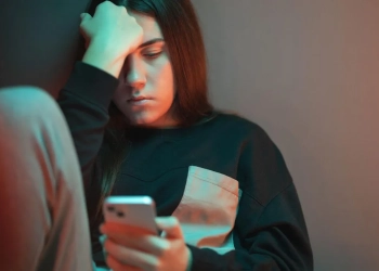 Uk redes sociais 16 anos