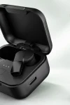 Auriculares Fairbuds 2 pretos e componentes verdes desmontados auriculares sem fios, Fairbuds 2, Fairphone TecheNet Fairbuds 2 chegam com 40 horas de autonomia por 119 euros