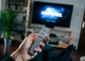 jonas leupe dZmNJKFDuVI unsplash inverno, maratonas de séries, upgrade à sala TecheNet 5 dicas para fazer um upgrade à sala gastando pouco antes das maratonas de série este inverno