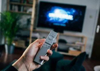 5 dicas para fazer um upgrade à sala gastando pouco antes das maratonas de série este inverno